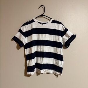 Old Navy Striped T-Shirt Size Medium